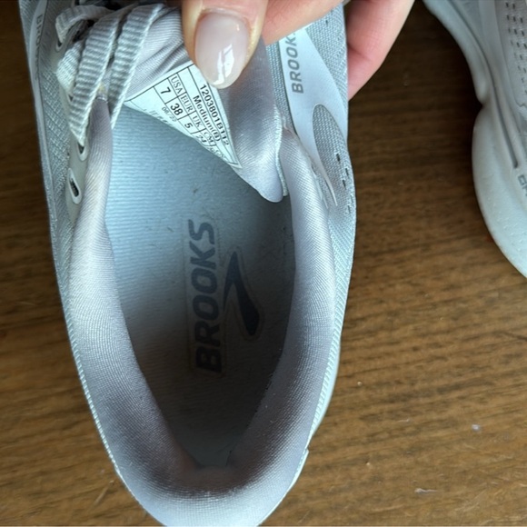 Brooks White Running Shoes - Picture 9 of 11
